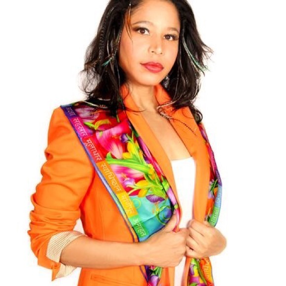 Pure silk square scarf floral wrap "Chakras" - chakra symbols - Picture 8 of 9